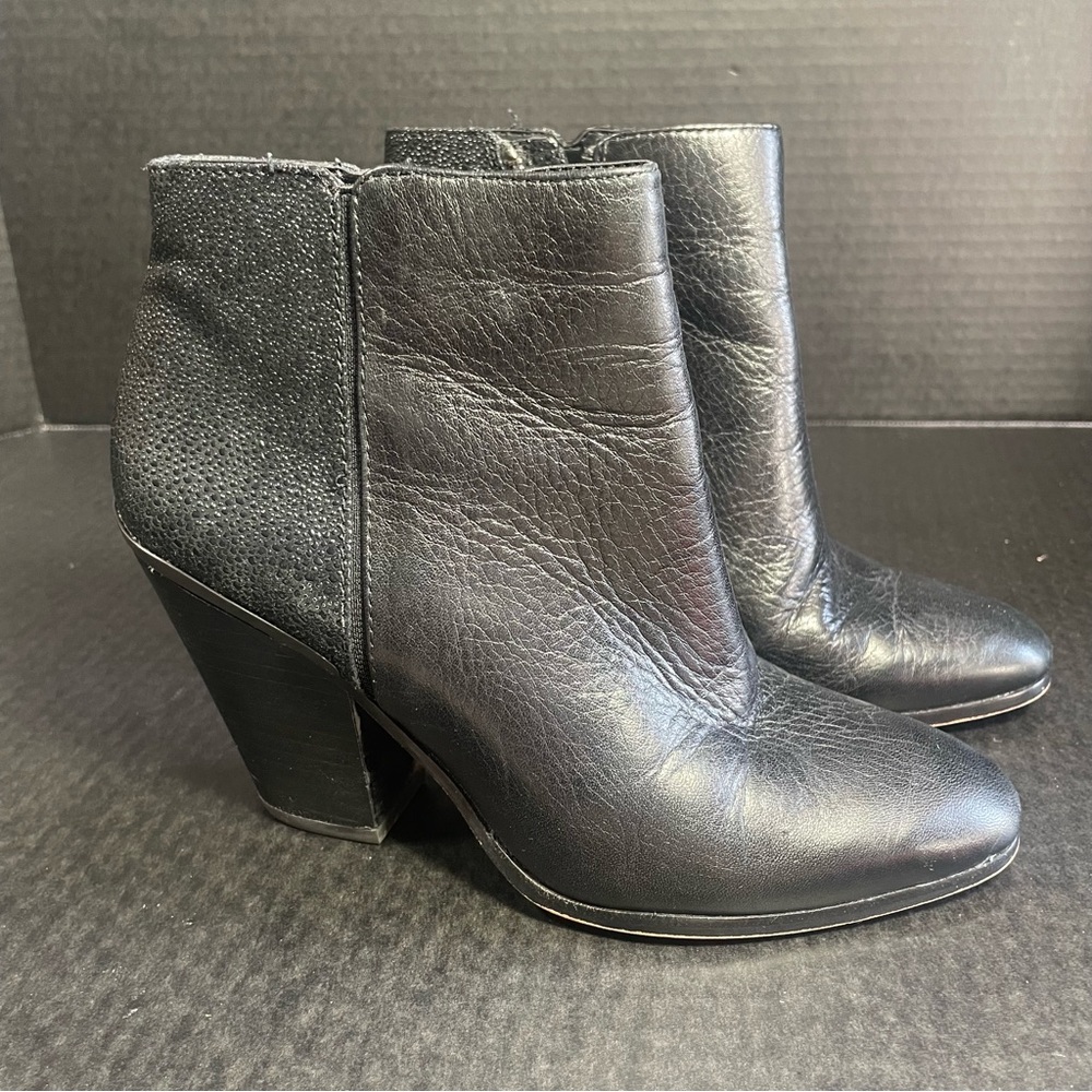Dolce Vita Black Ankle Boots 5.5M